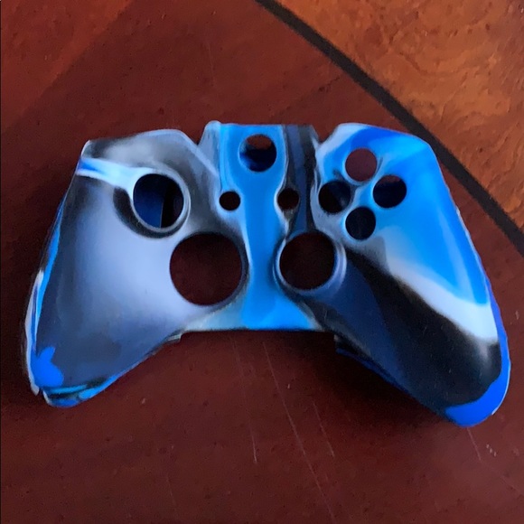 2 Pack Silicone Controller Cover Skins for XboxOne - Picture 4 of 4